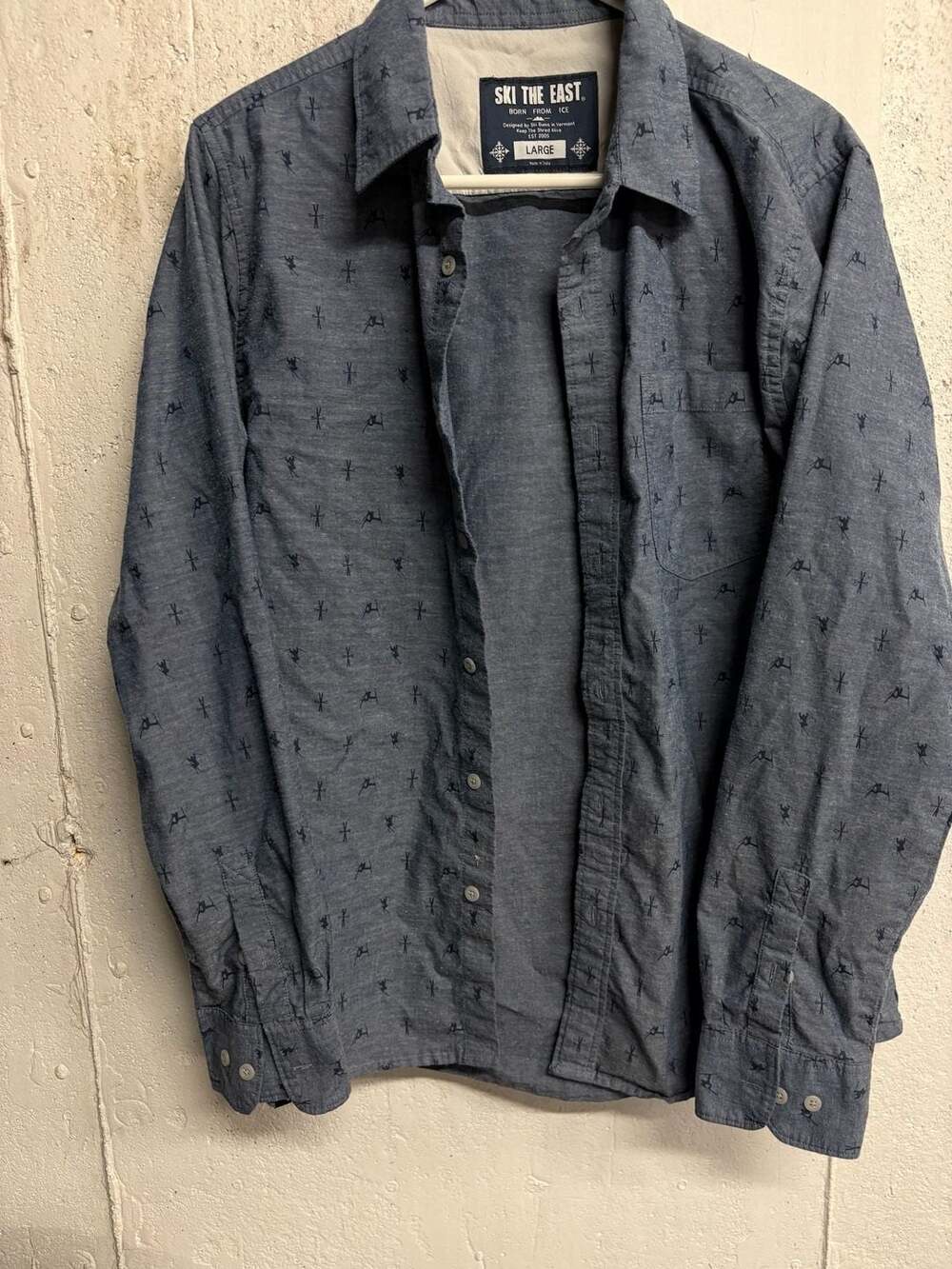 Ski The East Men's Showboat Oxford Button Down Shirt - Navy